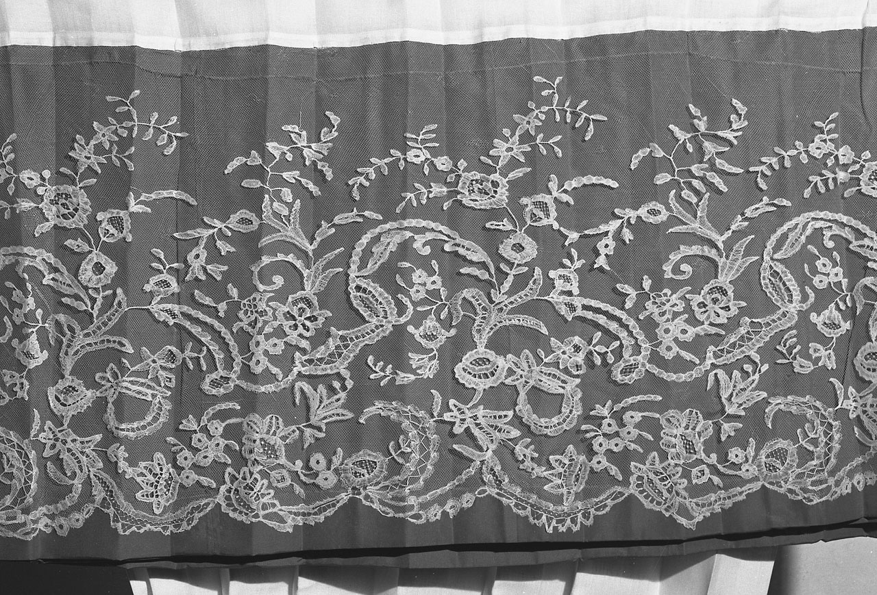 camice, coppia - manifattura bolognese (sec. XIX)