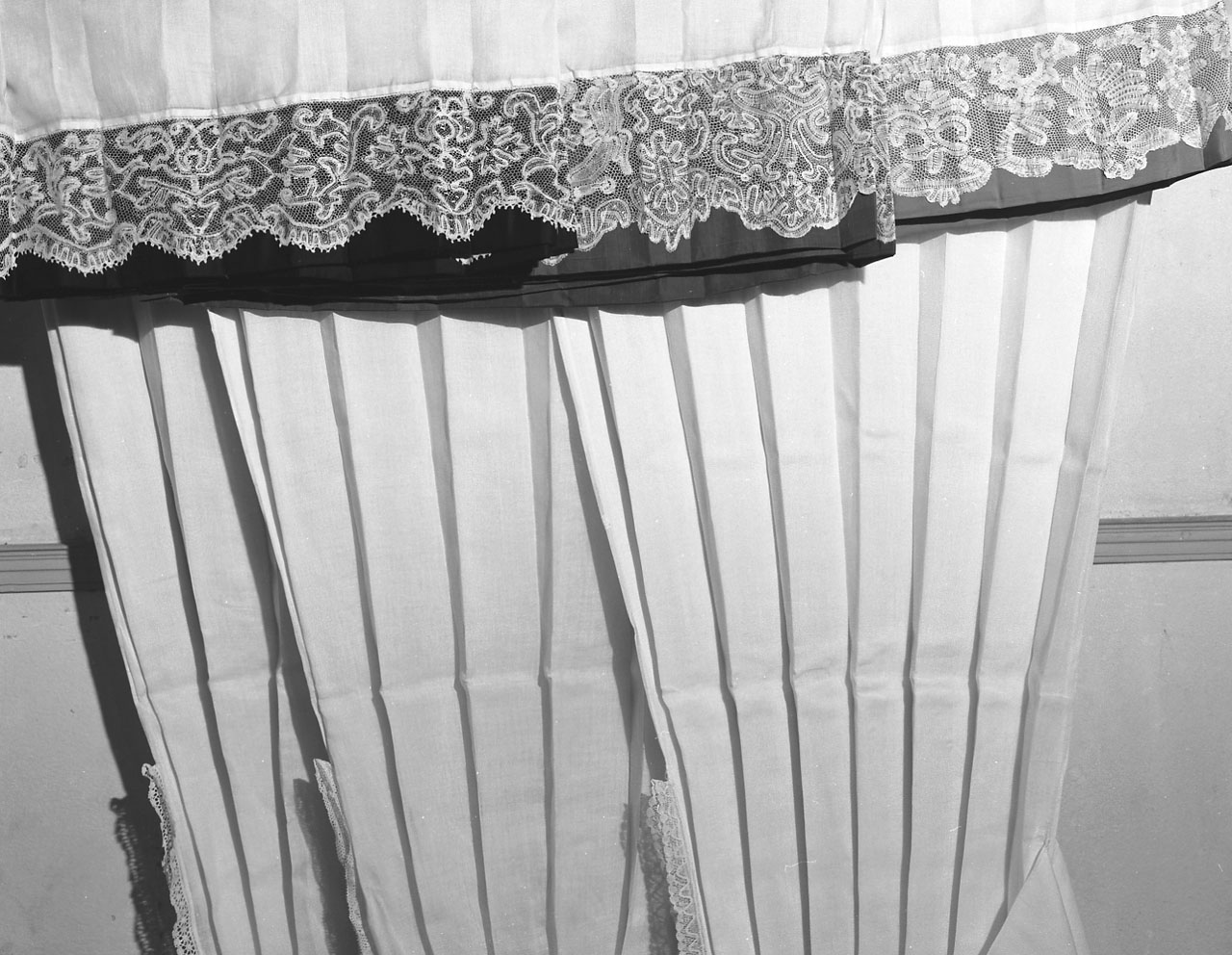 camice, insieme - manifattura lombarda (prima metà sec. XVIII)