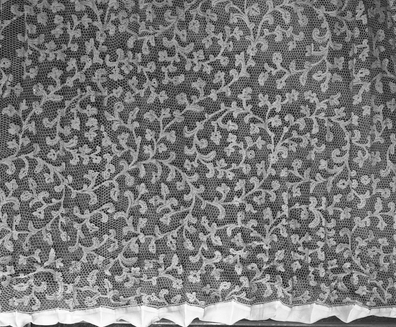 camice, insieme - manifattura emiliana (prima metà sec. XVIII)