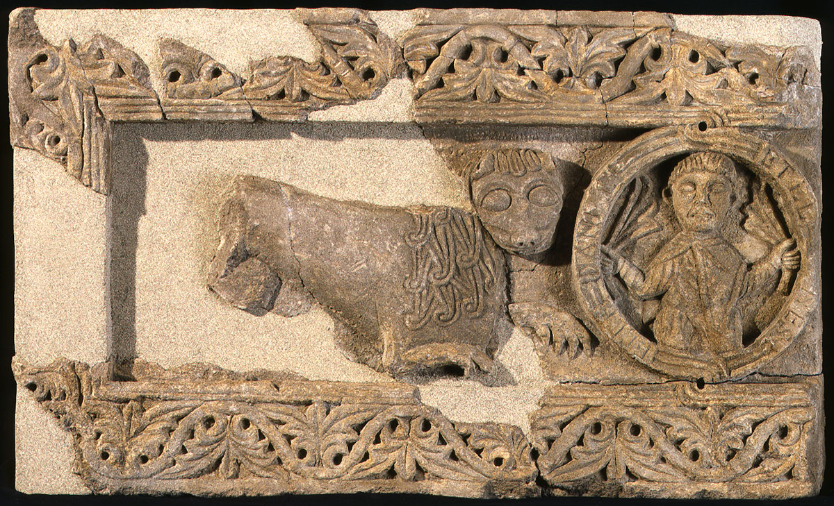 Daniele nella fossa dei leoni (scultura, frammento) - bottega emiliana (inizio sec. XII)