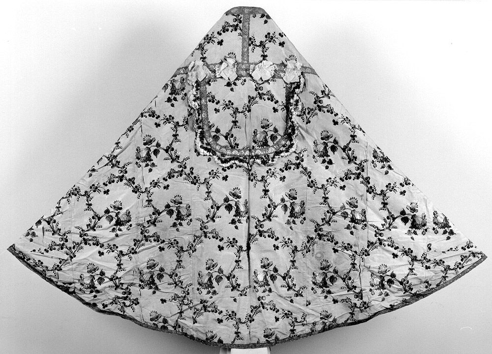 piviale - manifattura francese (?) (metà sec. XVIII)