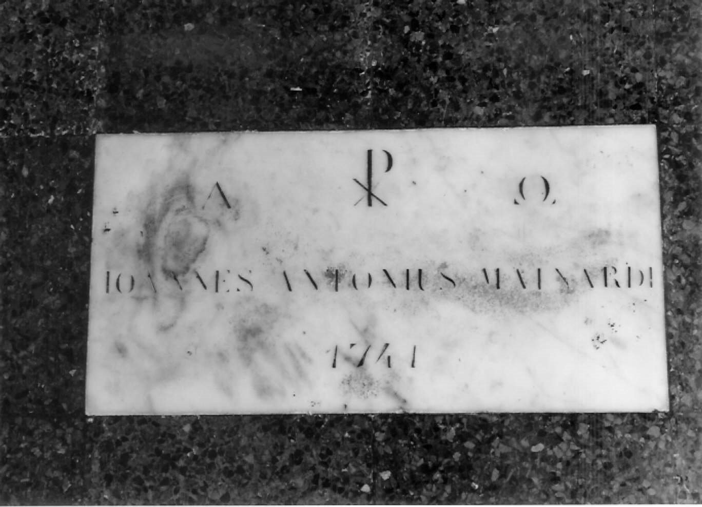 lapide tombale - bottega ferrarese (sec. XVIII)