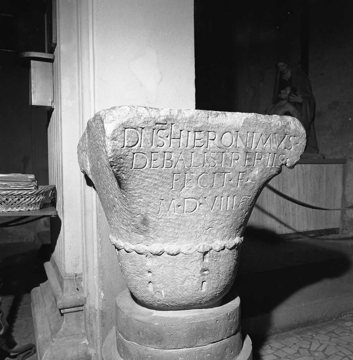 capitello - bottega italiana (sec. XI)