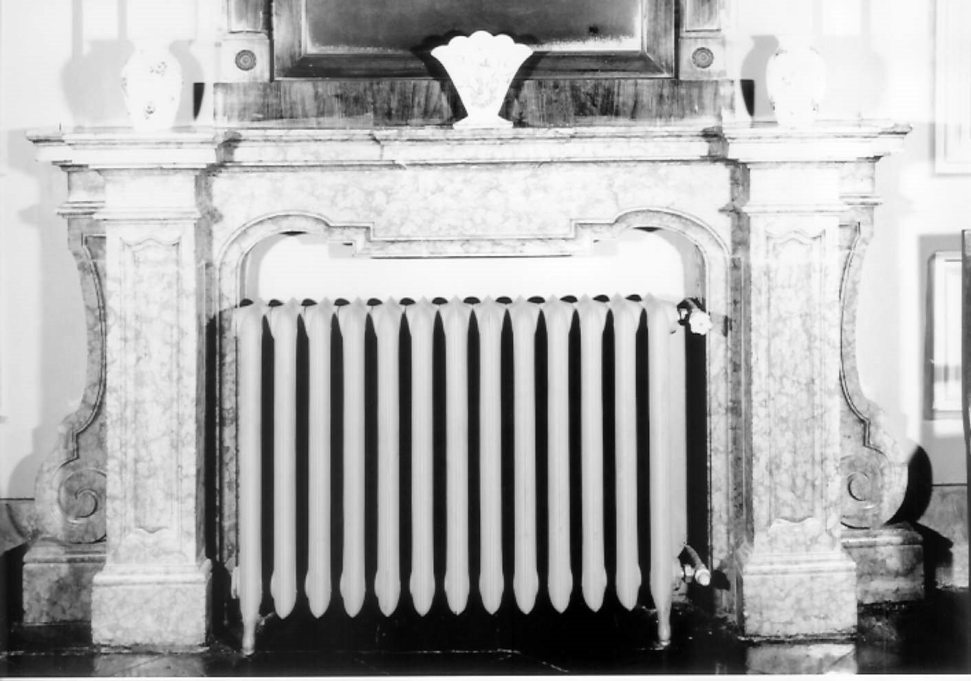 mostra di camino - bottega ferrarese (sec. XVIII)