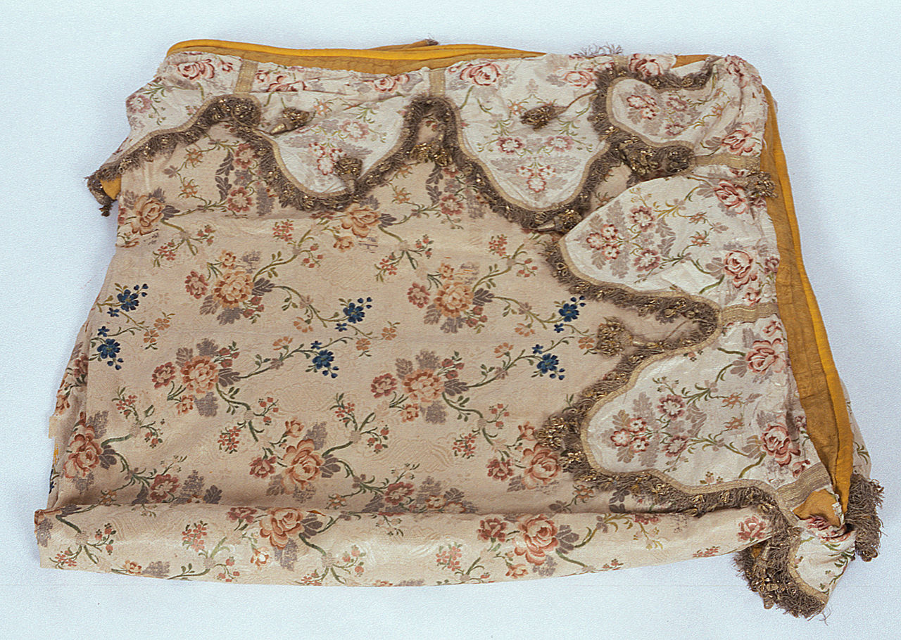 drapellone del baldacchino processionale - manifattura emiliana (seconda metà sec. XVIII)