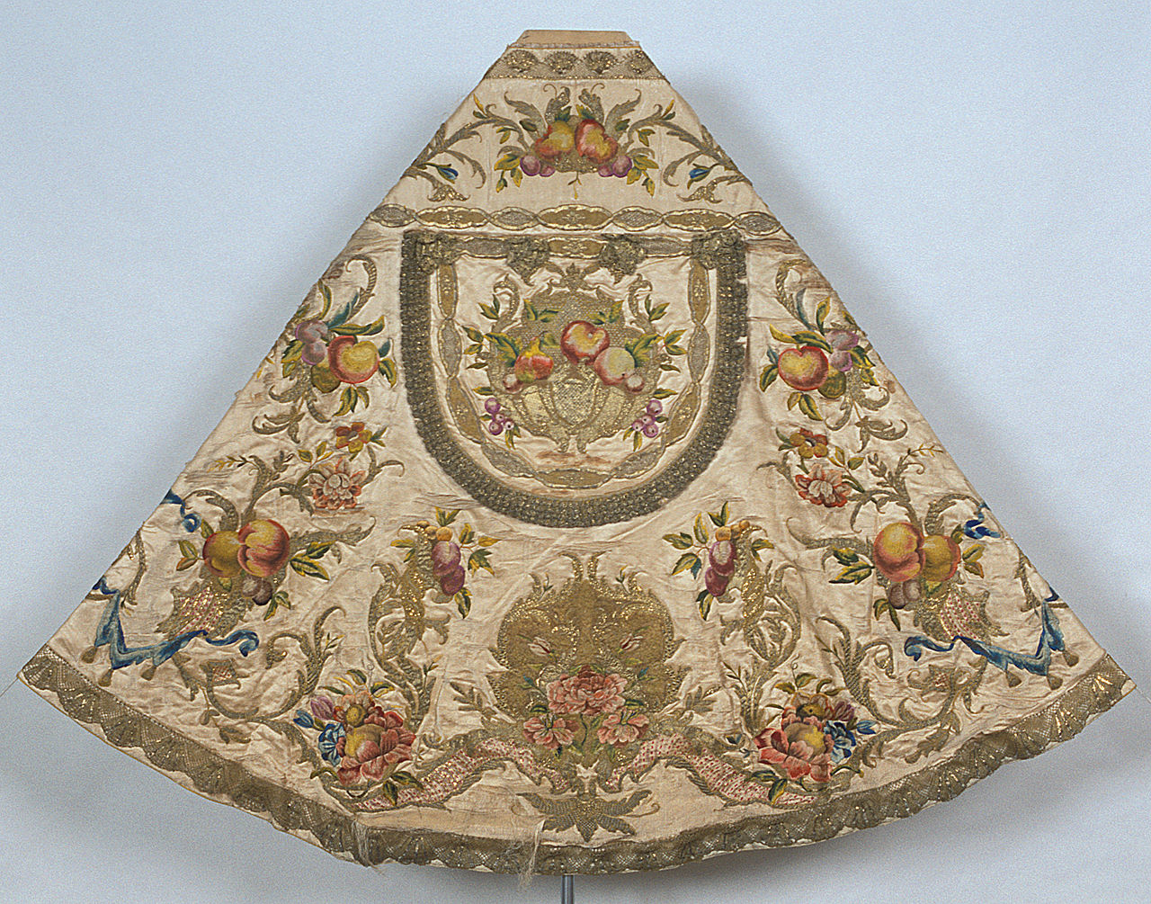 piviale, elemento d'insieme - manifattura emiliana (prima metà sec. XVIII)