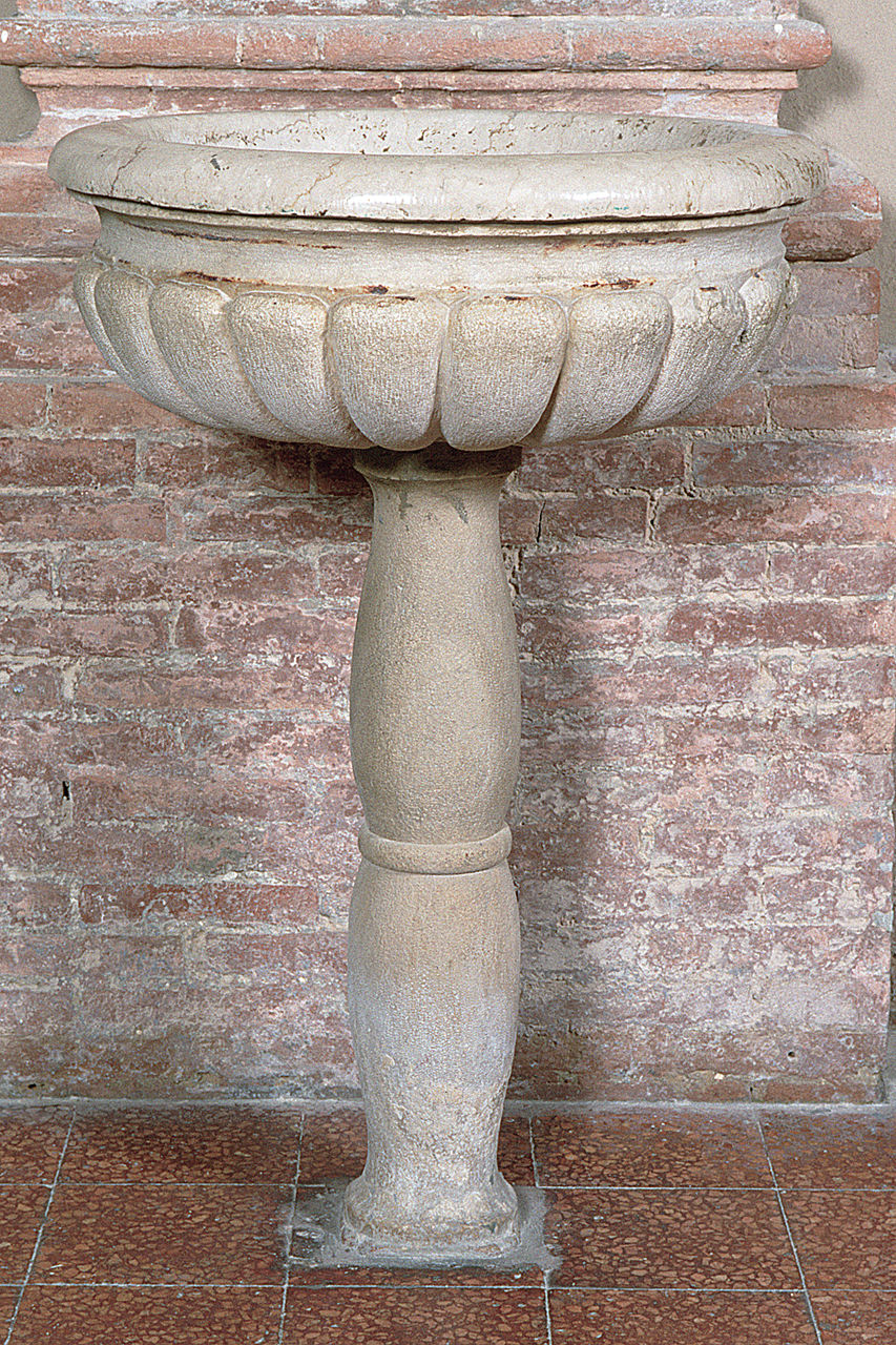 acquasantiera - a fusto - ambito emiliano (ultimo quarto sec. XVI)