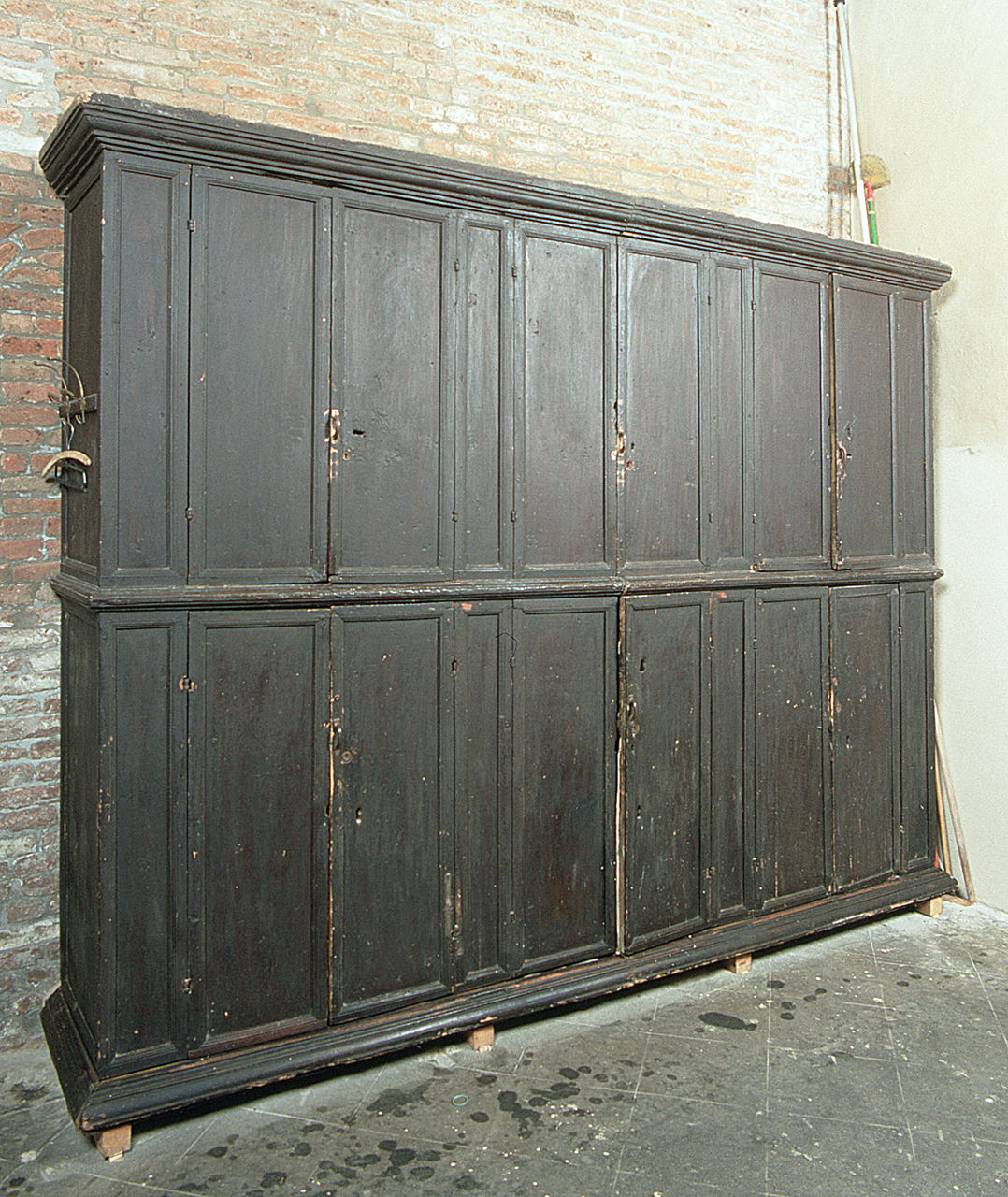 armadio - manifattura ferrarese (sec. XVIII)