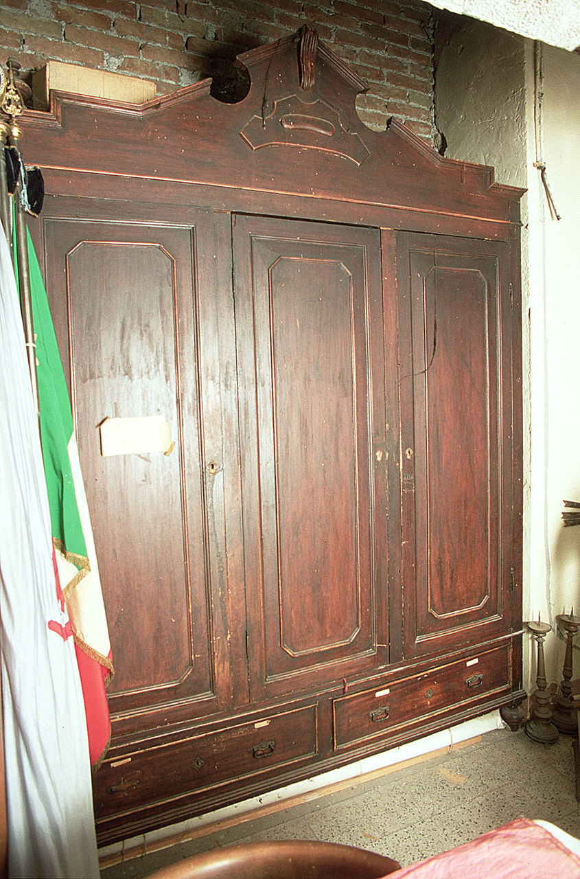 armadio - manifattura ferrarese (sec. XIX)