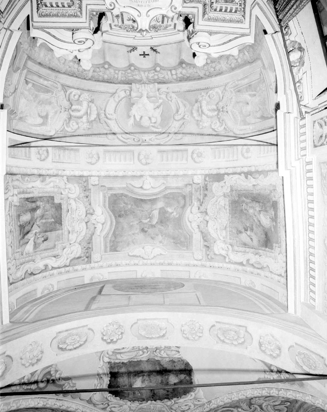 San Maurelio in gloria e due episodi della sua vita entro finte cornici con quadrature e cherubini (decorazione pittorica) di Ferrari Francesco (sec. XVII)