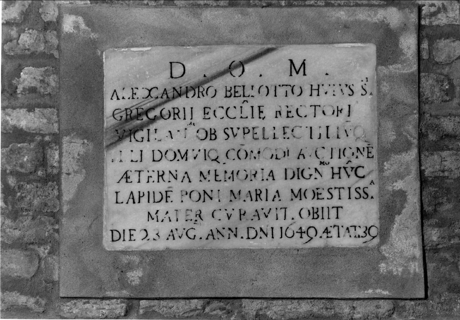 lapide commemorativa - manifattura emiliana (sec. XVII)