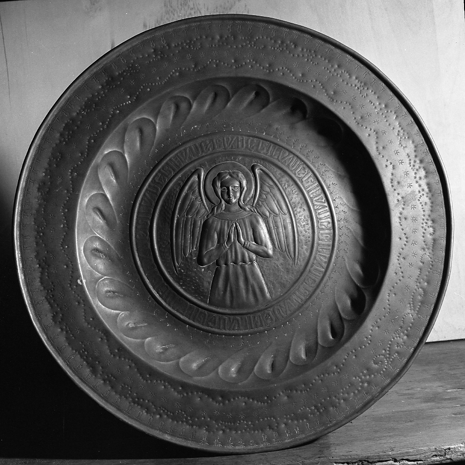 piatto per elemosine - manifattura fiamminga (seconda metà sec. XVI)