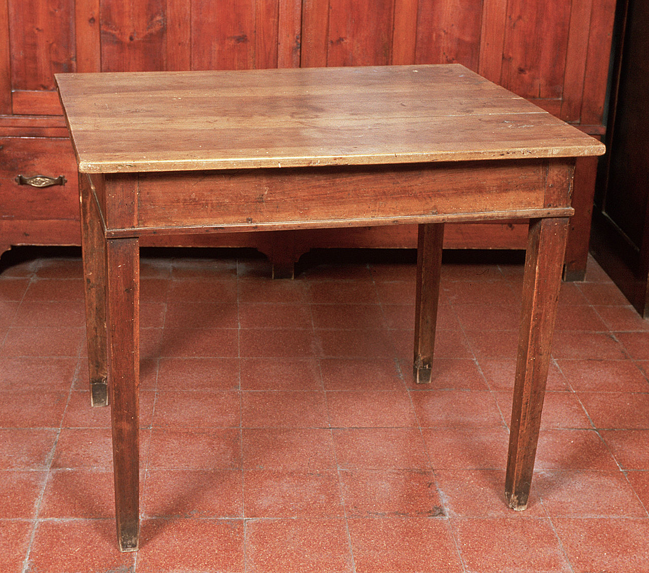 tavolino, opera isolata - bottega italiana (prima metà sec. XIX)