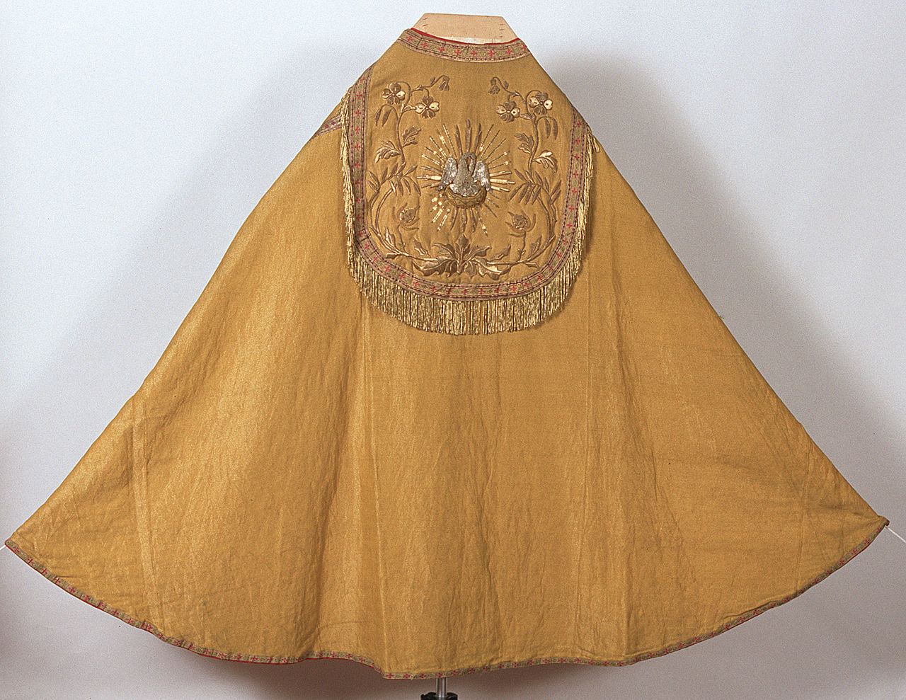 piviale, opera isolata - manifattura francese (ultimo quarto sec. XIX)