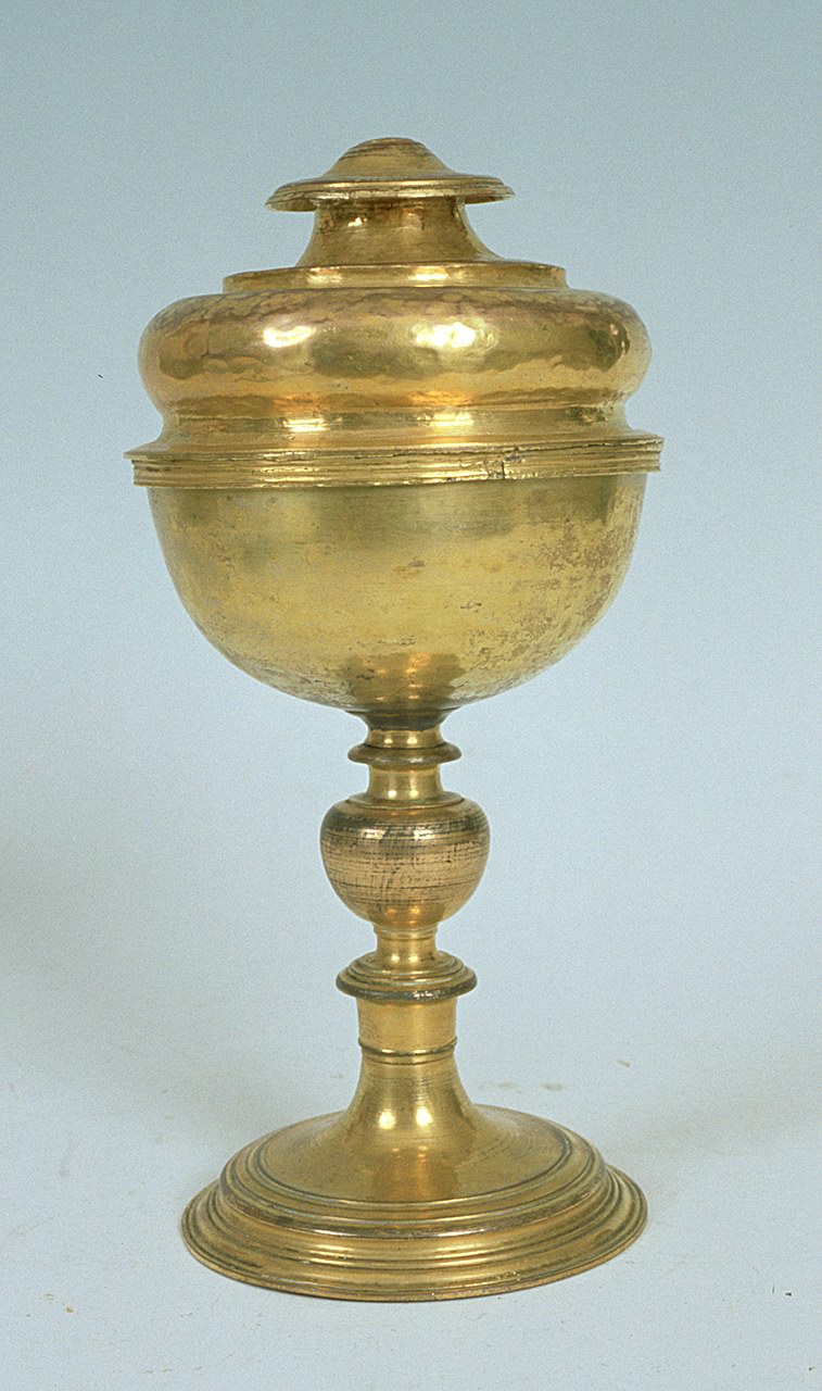 pisside, opera isolata - bottega ferrarese (seconda metà sec. XVII)