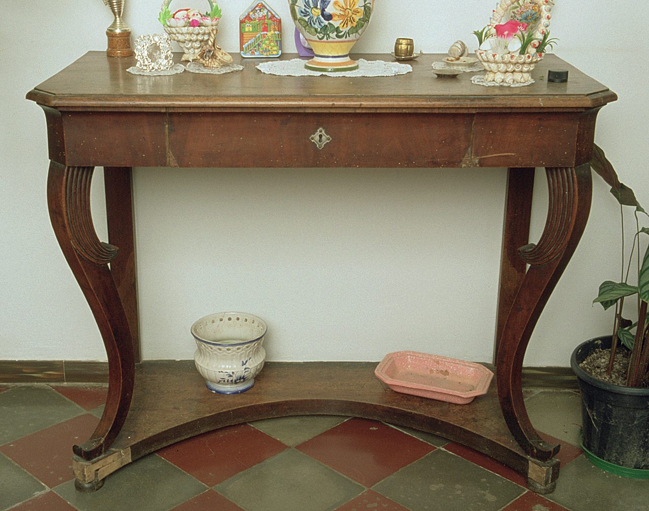 console, serie - bottega ferrarese (metà sec. XIX)