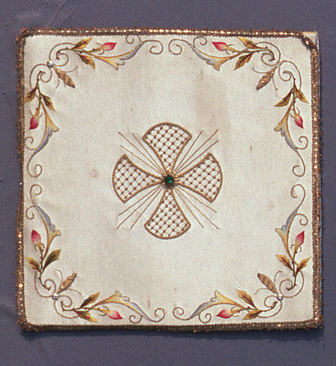 borsa del corporale, elemento d'insieme - manifattura emiliana (primo quarto sec. XX)