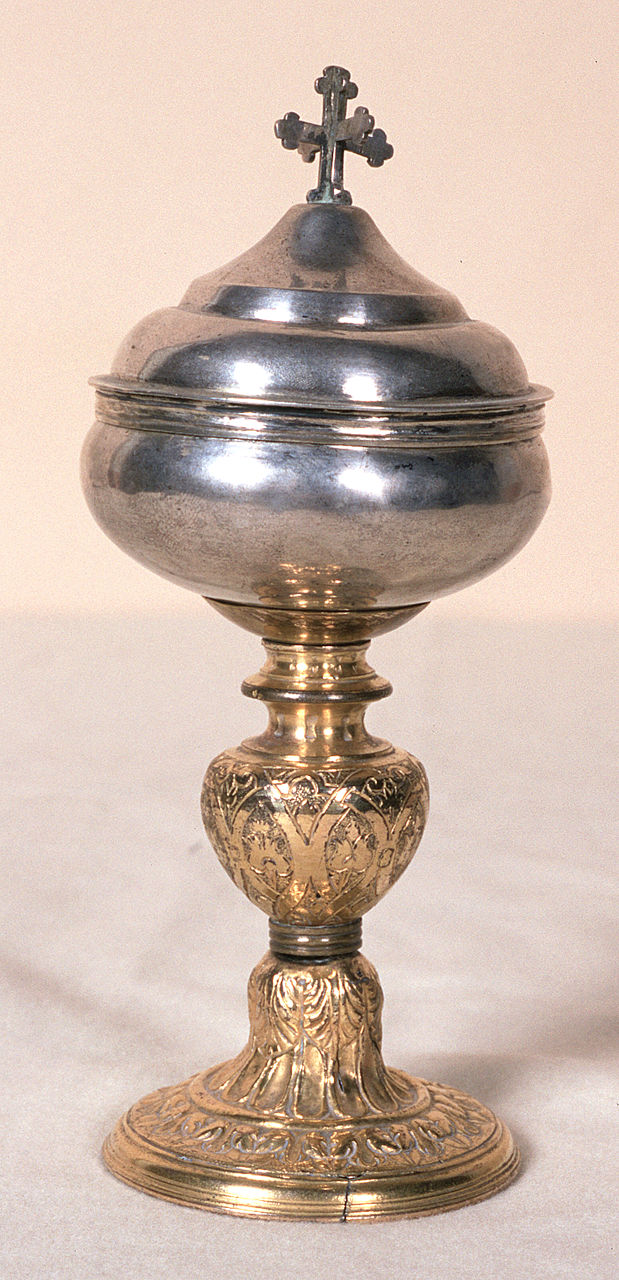 pisside, opera isolata - manifattura ferrarese (prima metà sec. XVII)