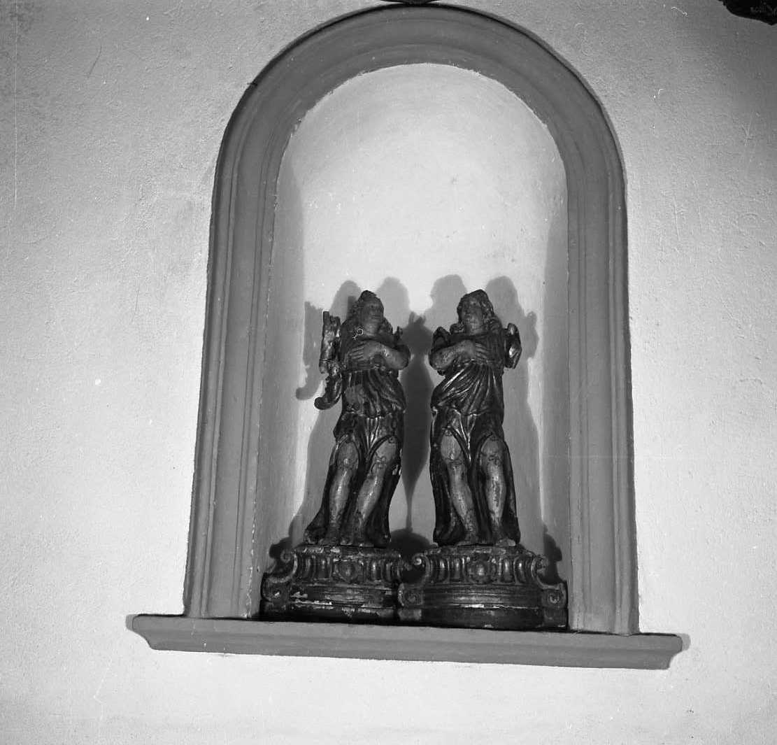 angelo reggicandelabro (scultura, coppia) - bottega emiliana (fine sec. XVII)