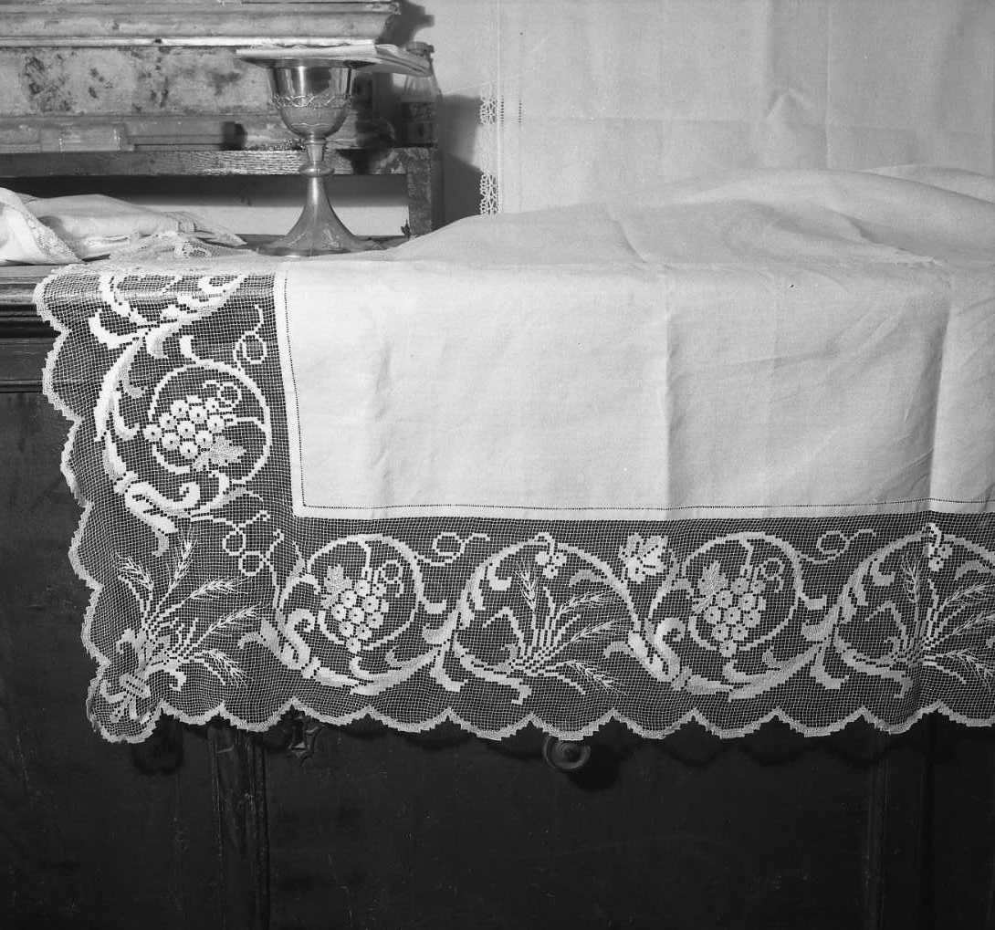 tovaglia d'altare - manifattura emiliana (primo quarto sec. XX)