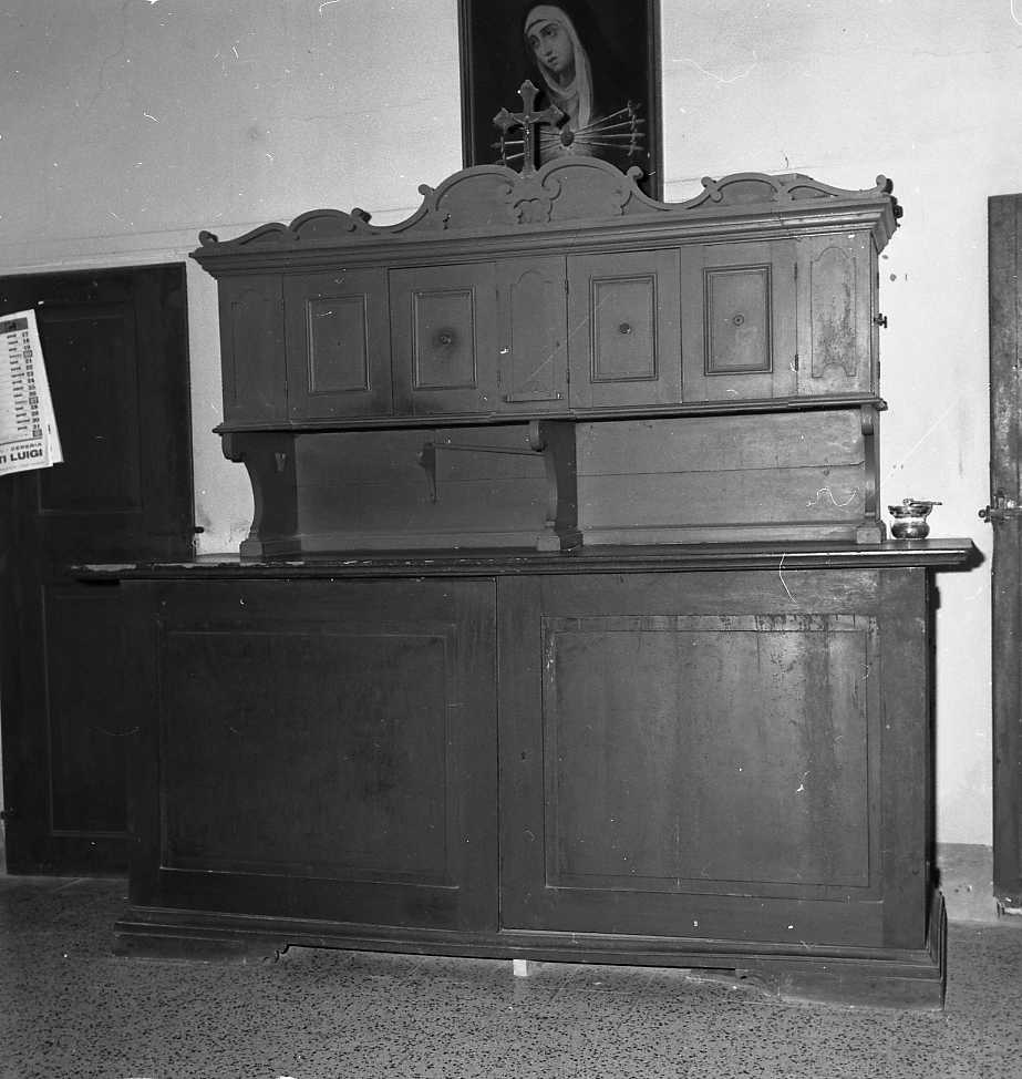 mobile da sacrestia con alzata - bottega emiliana (sec. XVII)