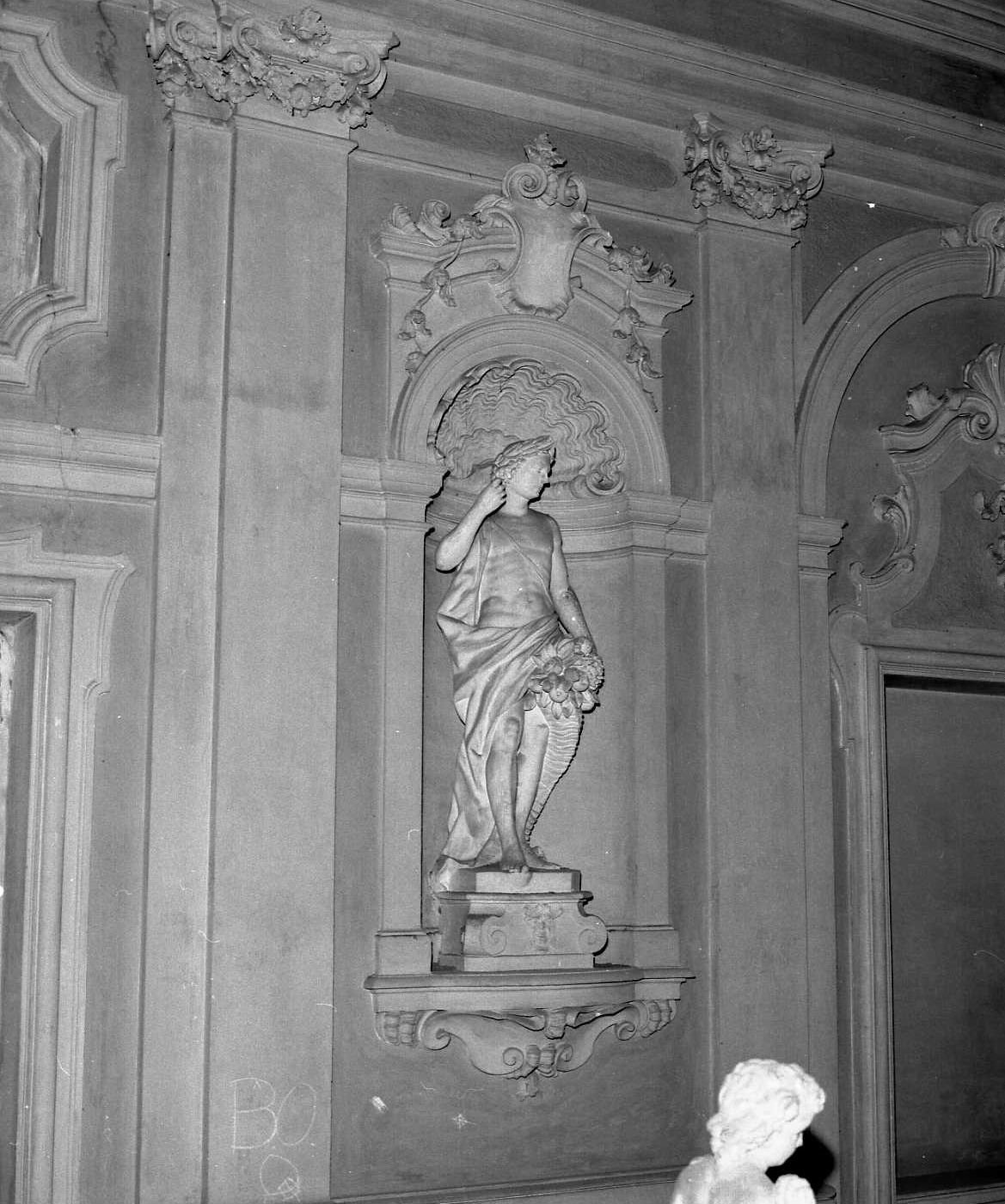 allegoria della Fama (statua) di Calderoni Matteo (metà sec. XVIII)