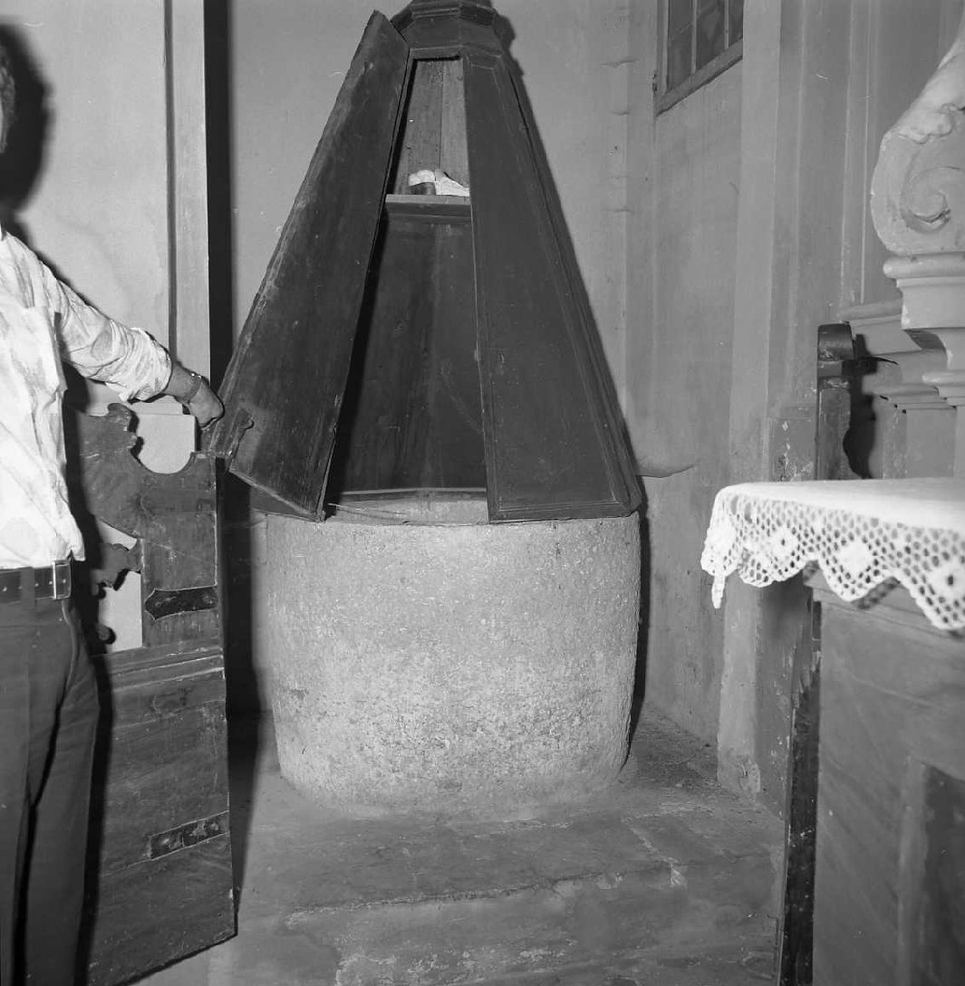 fonte battesimale - bottega emiliana (sec. XVIII)