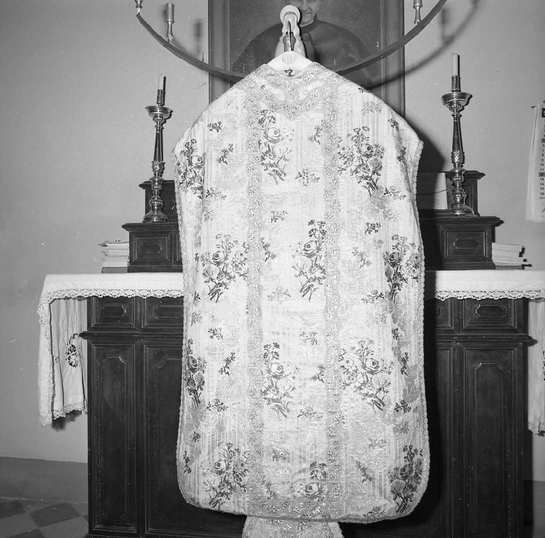 paramento liturgico - in terzo - manifattura emiliana (sec. XVIII)