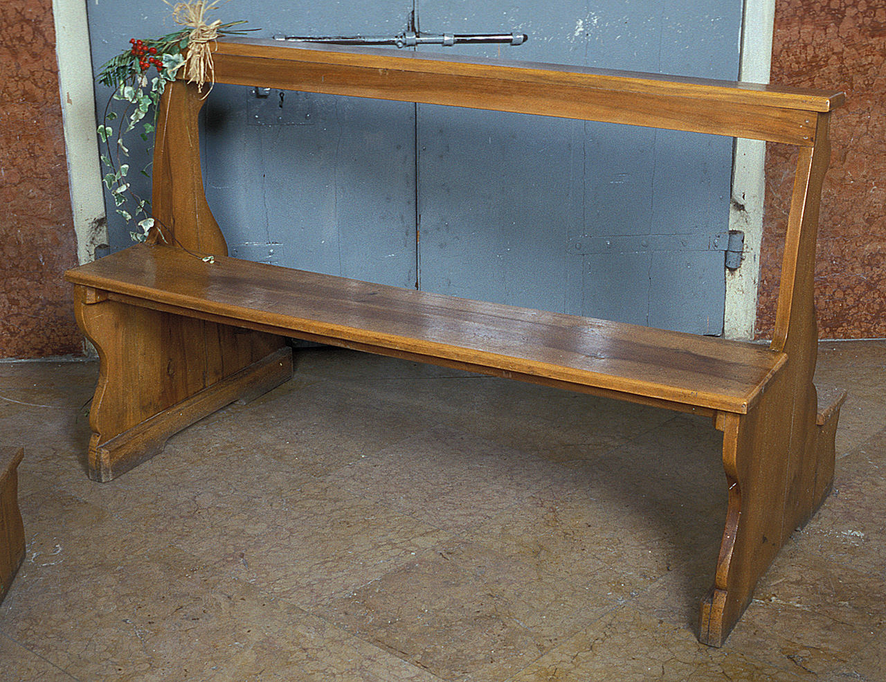 banco da chiesa, serie - bottega ferrarese (metà sec. XX)