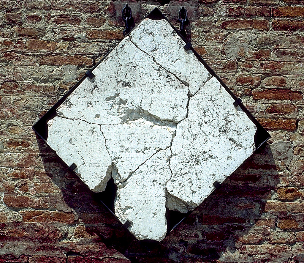 lapide, opera isolata - bottega ferrarese (sec. XVIII)