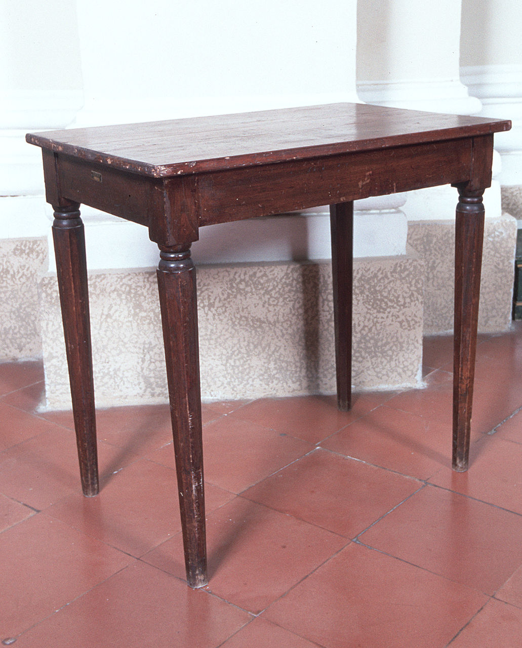 tavolino, opera isolata - bottega ferrarese (seconda metà sec. XIX)