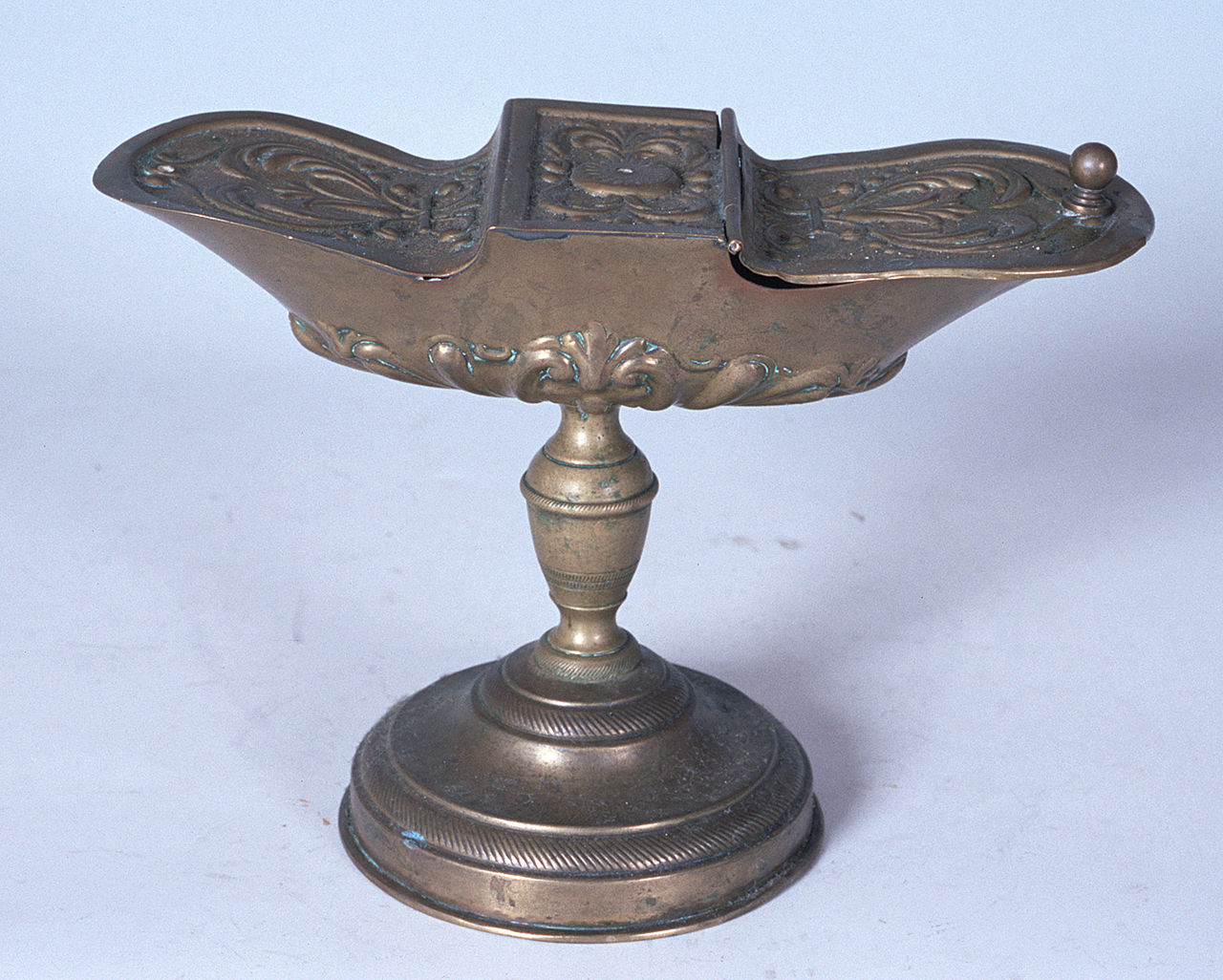 navicella portaincenso, elemento d'insieme - produzione italiana (primo quarto sec. XX)