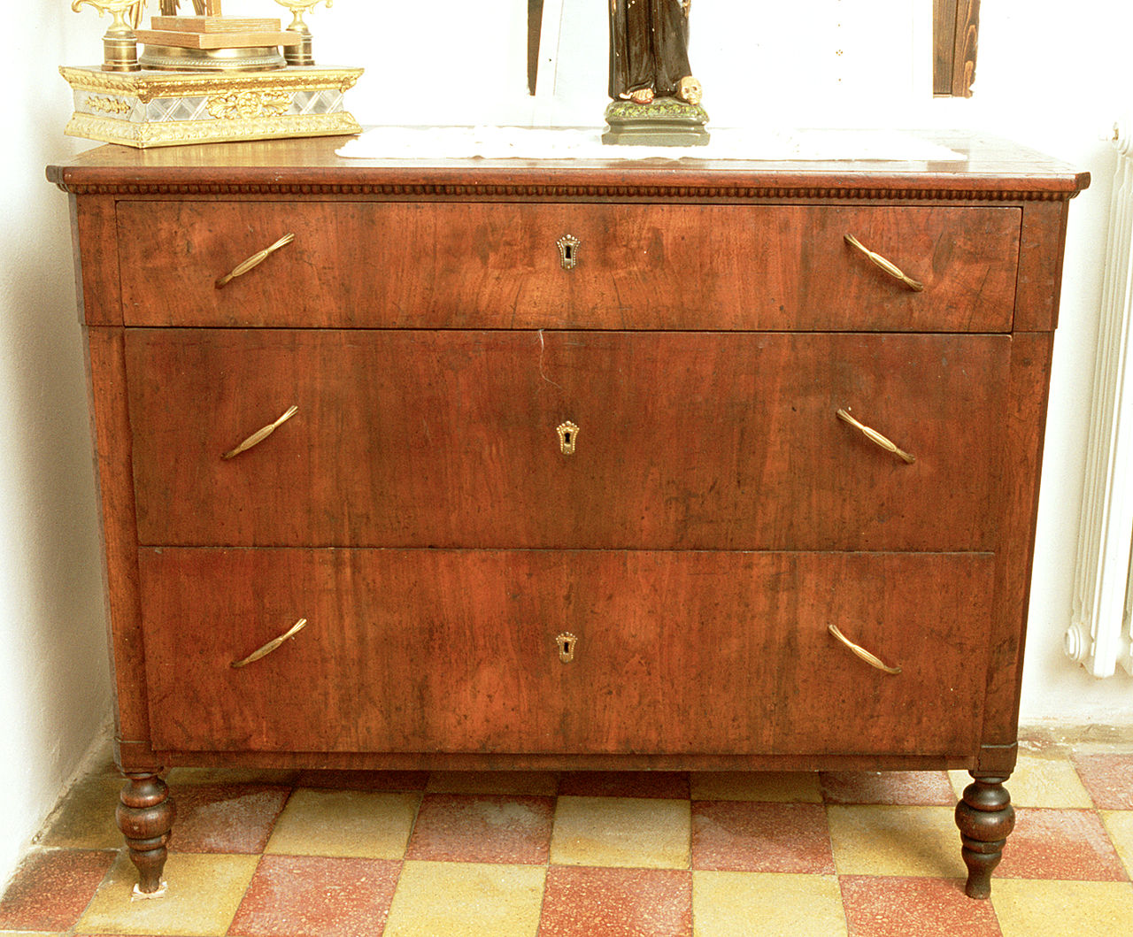 cassettone, opera isolata - bottega ferrarese (seconda metà sec. XIX)