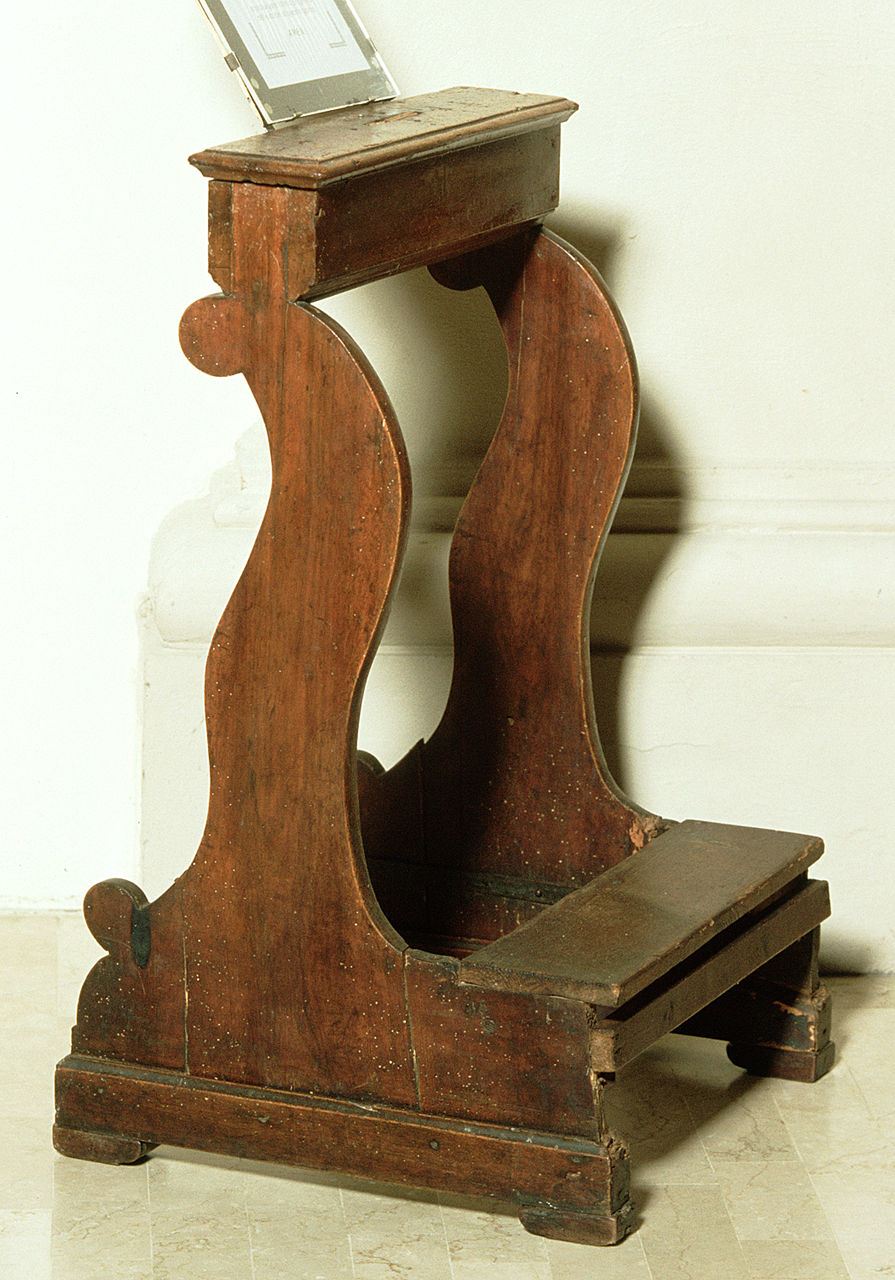 inginocchiatoio, opera isolata - bottega ferrarese (sec. XIX)