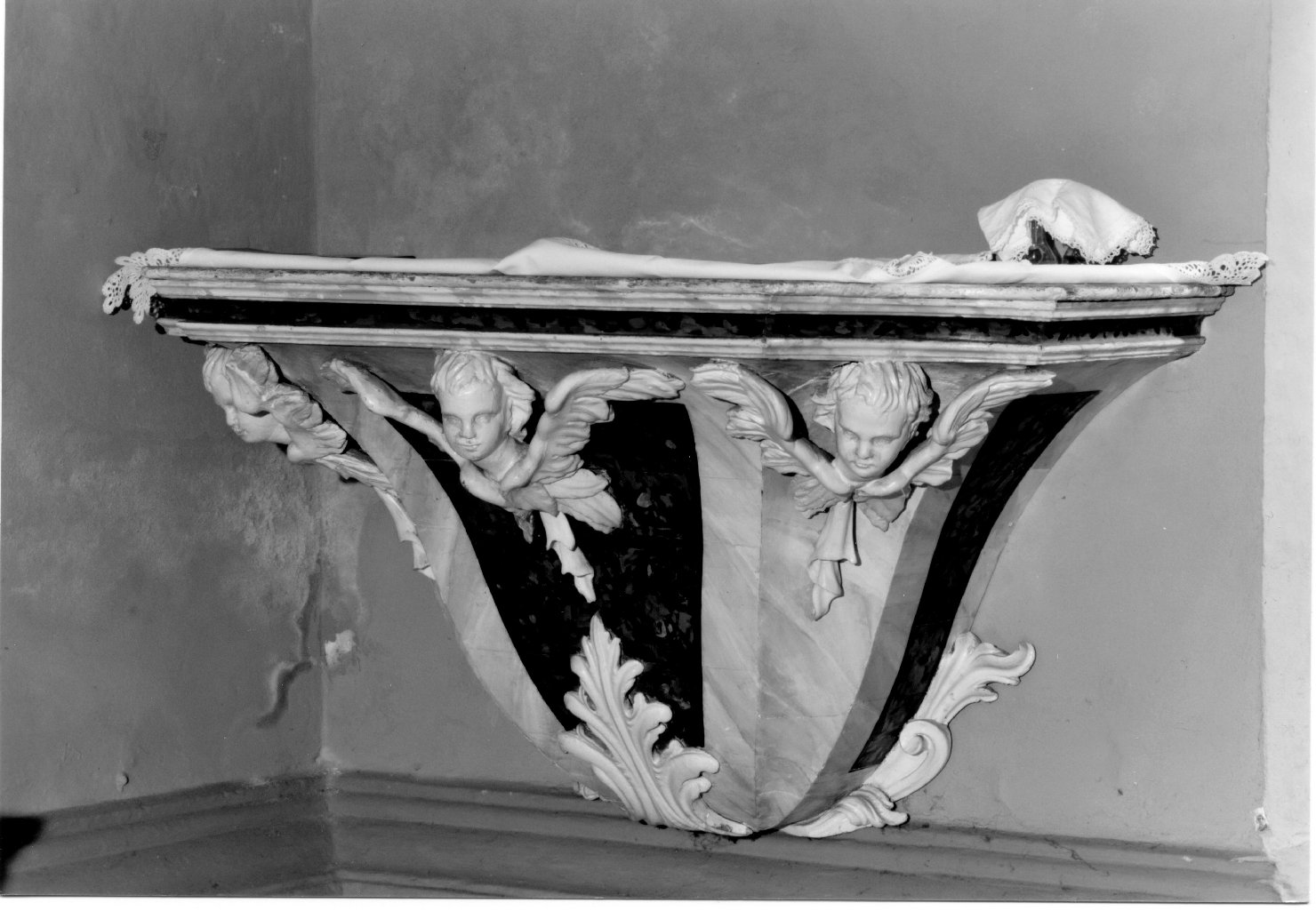 console, serie - manifattura ferrarese (secc. XVIII/ XIX)