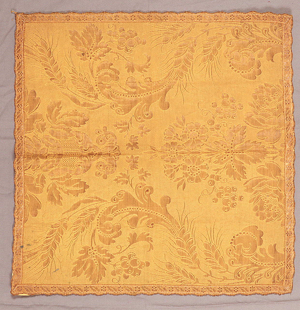 velo di calice, elemento d'insieme - manifattura italiana (secc. XIX/ XX)