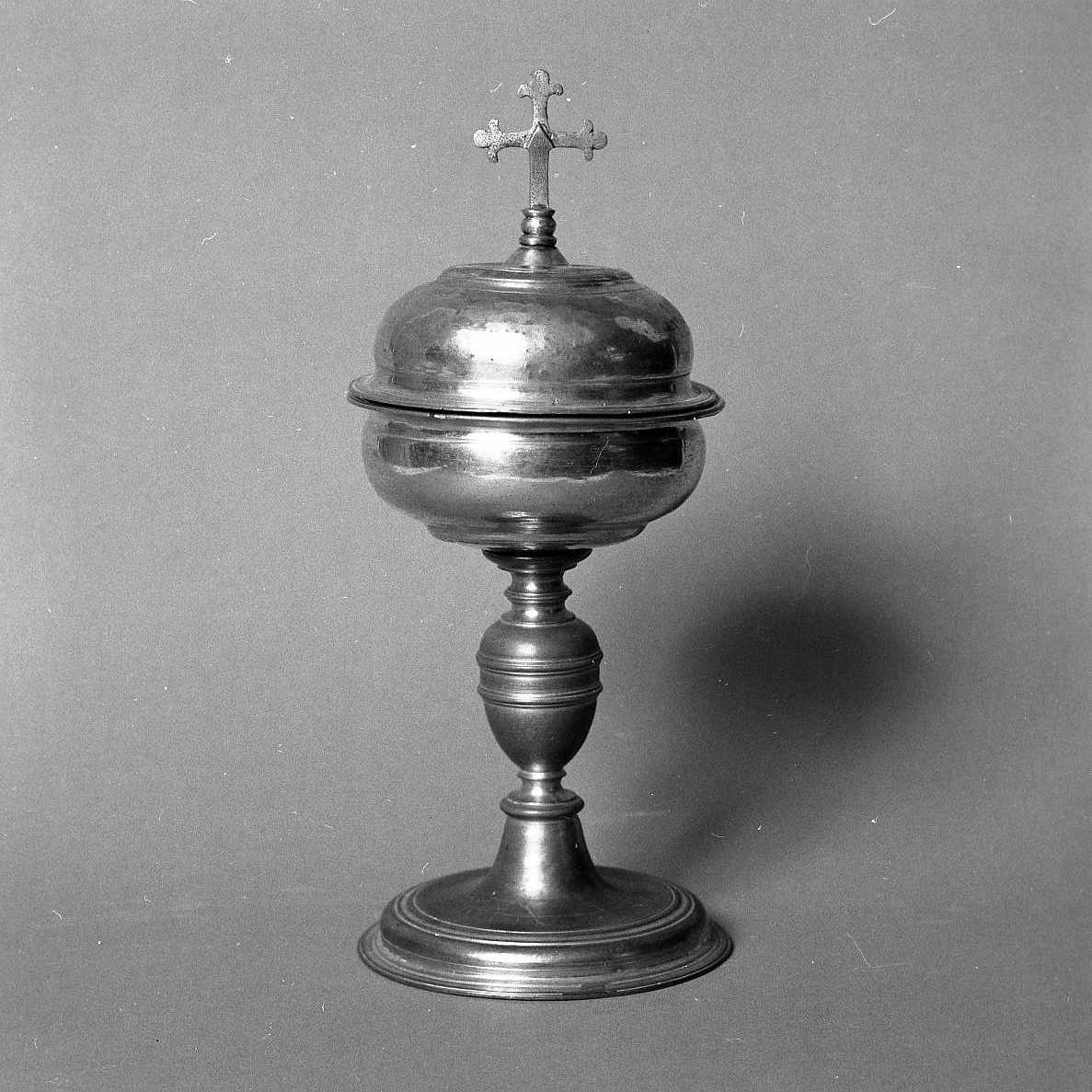 pisside - bottega emiliano-romagnola (fine sec. XIX)