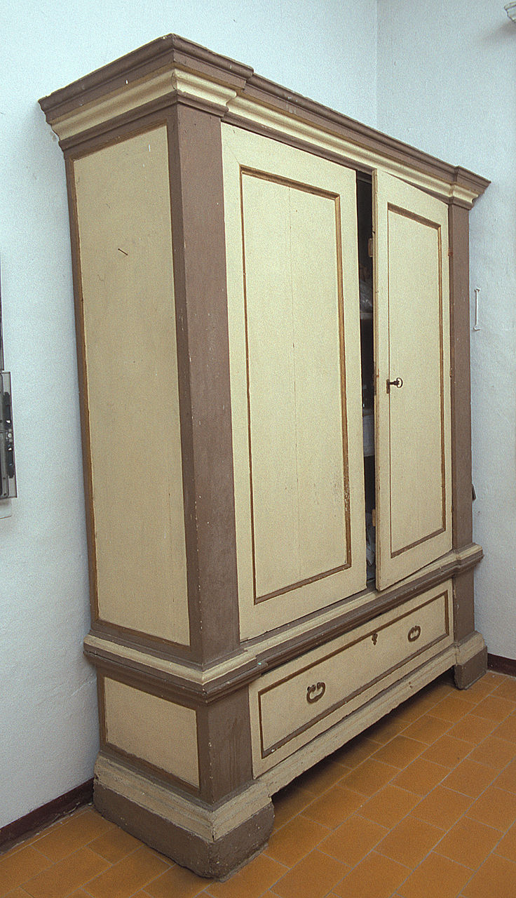 mobile da sacrestia, coppia - bottega ferrarese (seconda metà sec. XVIII)