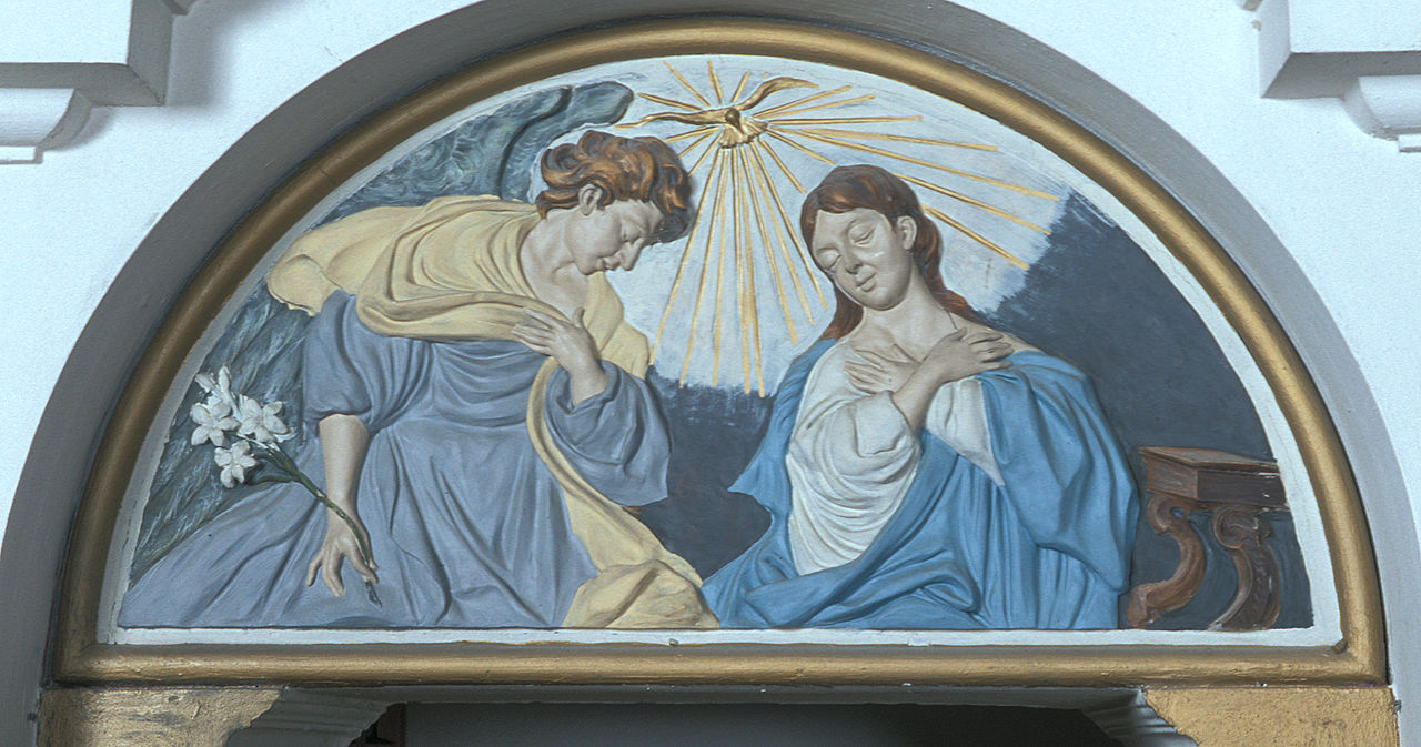 Maria riceve l'annuncio dell'Angelo (Annunciazione) (lunetta, elemento d'insieme) di Longanesi Gianbattista (sec. XX)
