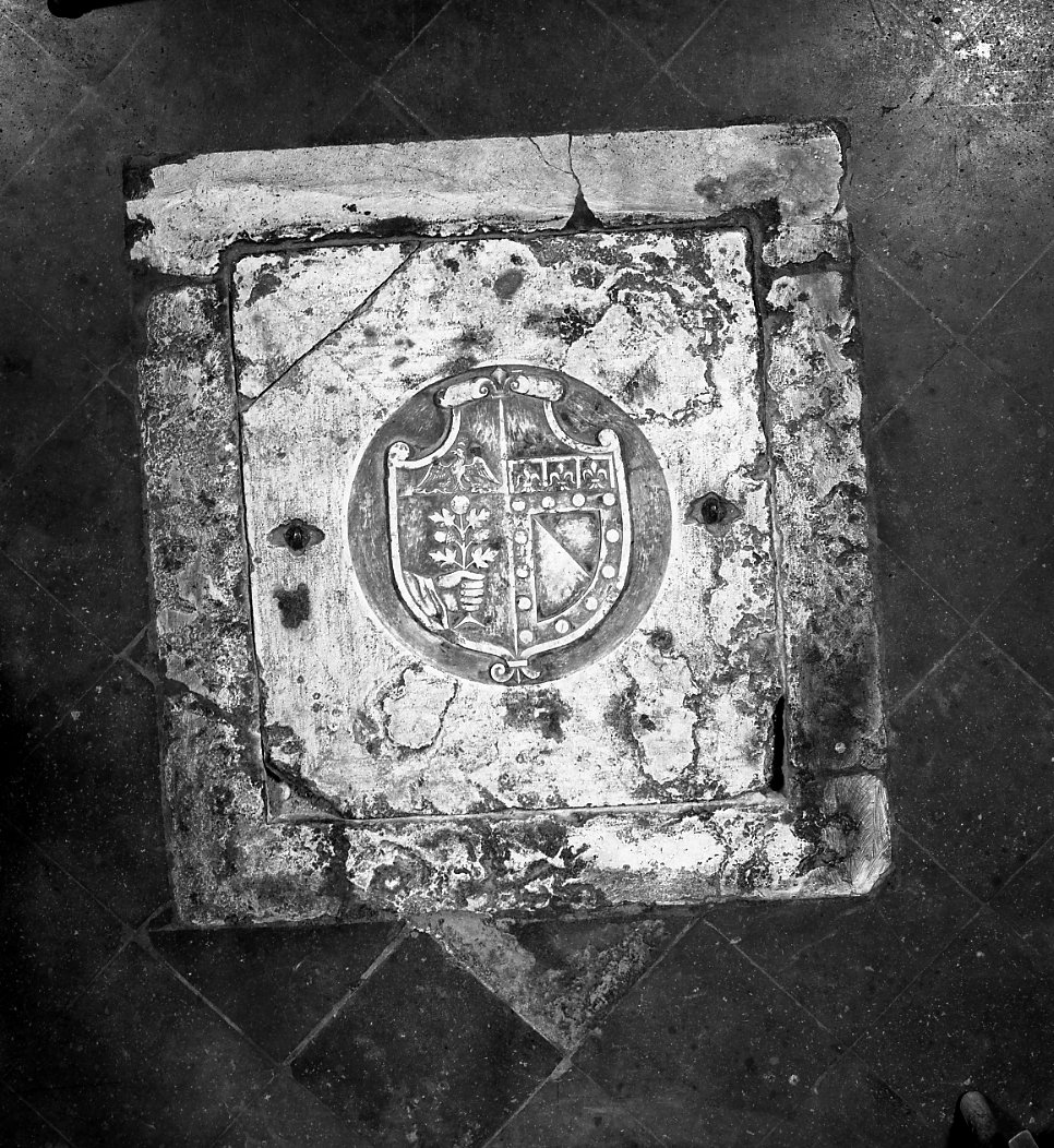 lastra tombale - manifattura emiliana (sec. XVI)