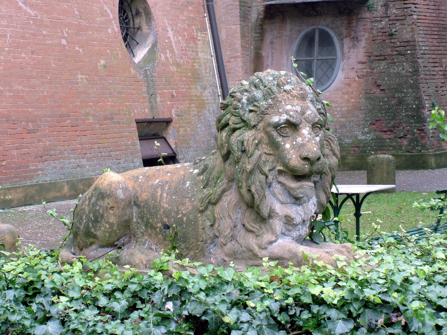 leone (statua, pendant) - ambito bolognese (sec. XIX)