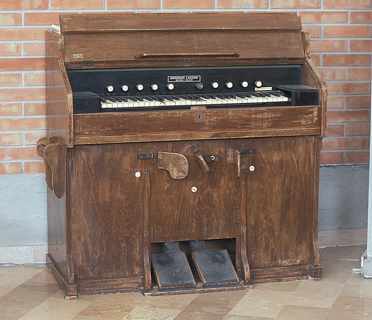 harmonium - bottega lombarda (prima metà sec. XX)