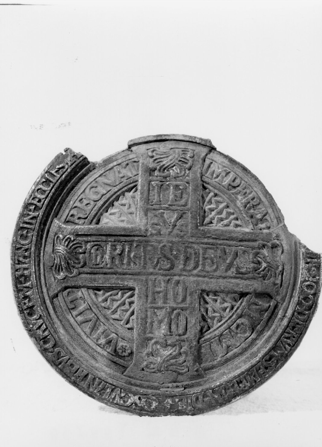 targa, frammento - produzione italiana (sec. XX)