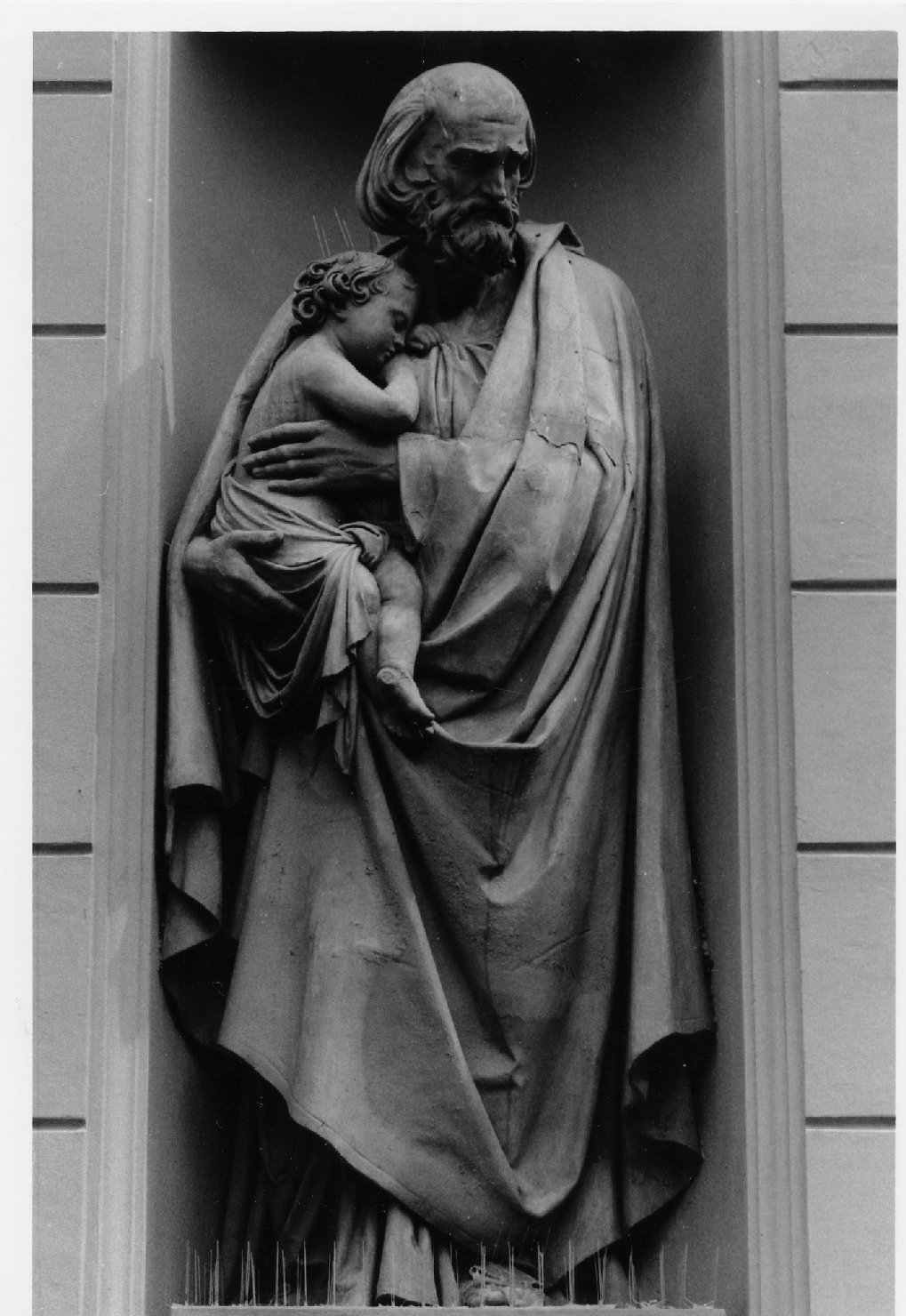 San Giuseppe con il Bambino (statua) di Putti Massimiliano (metà sec. XIX)