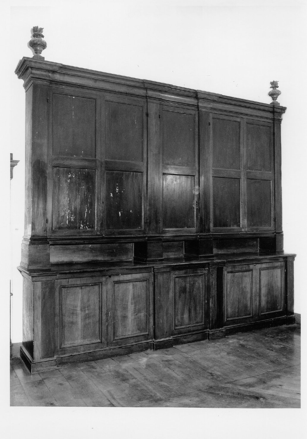 armadio da sacrestia - produzione bolognese (fine/inizio secc. XVIII/ XIX)