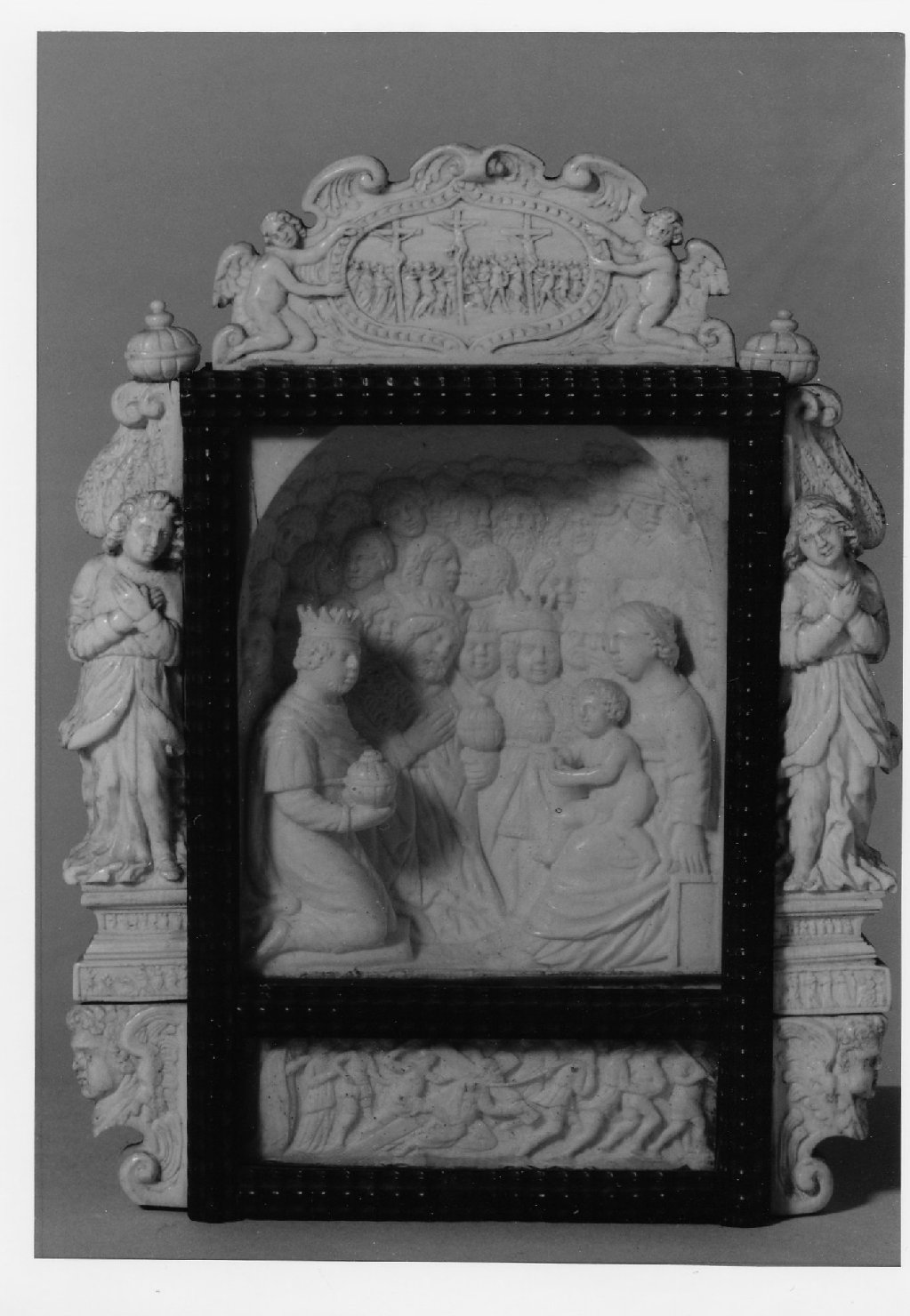 Adorazione dei Magi, Crocifissione, Cristo portacroce e angeli (pace - a tavoletta, architettonica) di Padre Gregorio (terzo quarto sec. XVII)