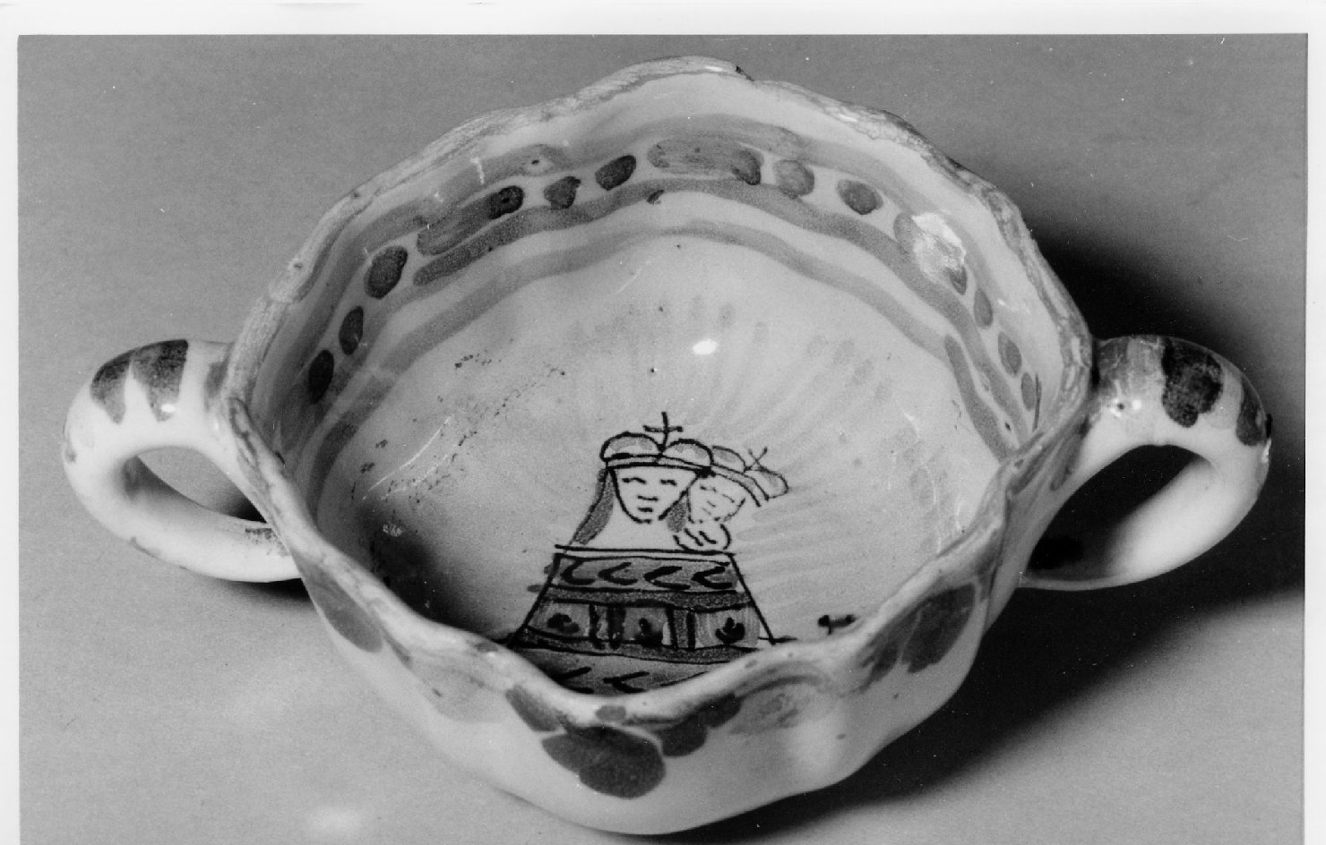 Madonna di Loreto, Madonna col Bambino (ciotola) - manifattura Italia centro-settentrionale (seconda metà sec. XVII)