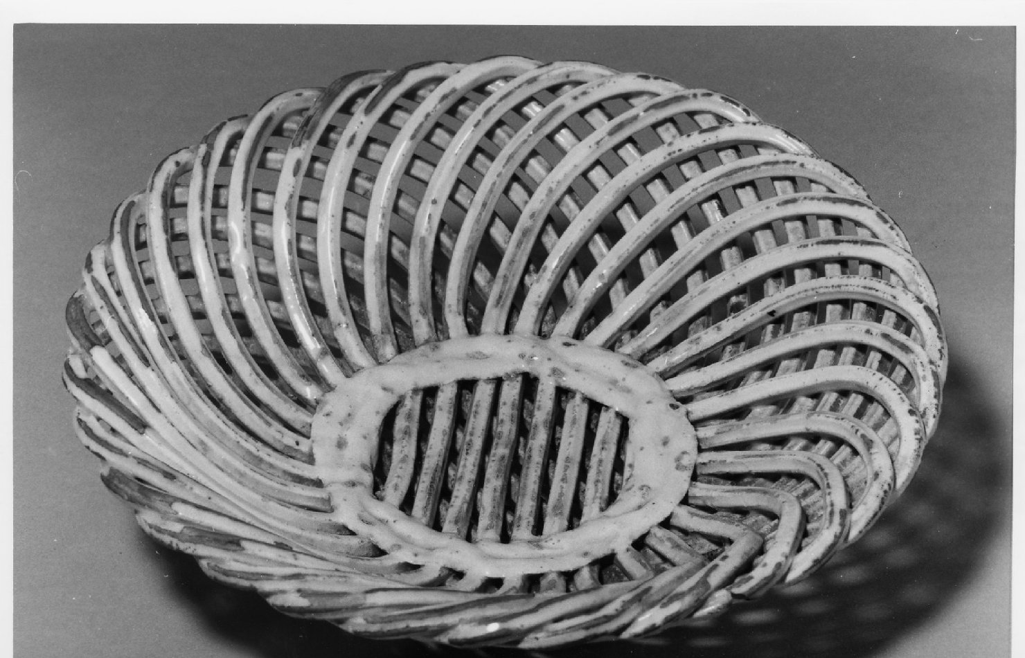 cestino - manifattura Italia centro-settentrionale (seconda metà sec. XIX)