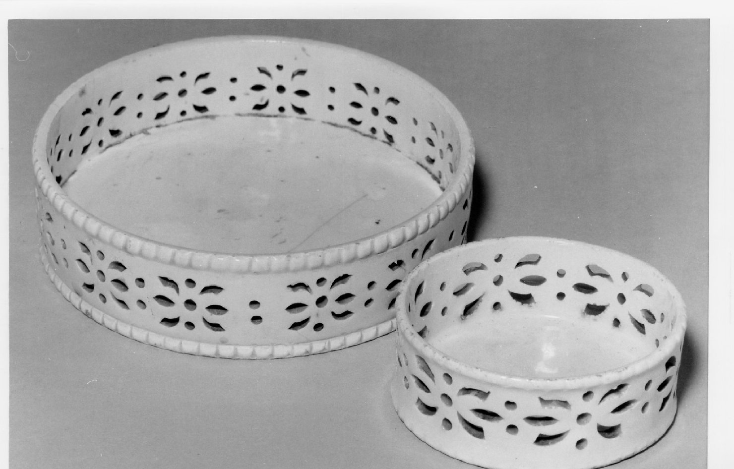 piatto, serie - manifattura Italia centro-settentrionale (seconda metà sec. XIX)