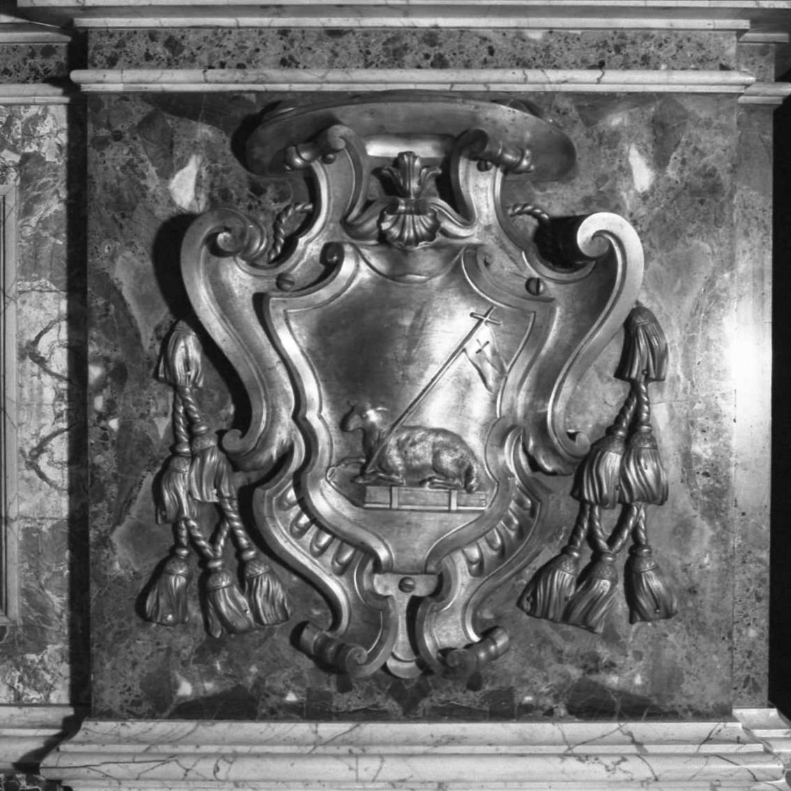 stemma col simbolo della Resurrezione di Cristo (rilievo, serie) - ambito bolognese (seconda metà sec. XVIII)